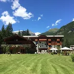 Le Rocher 4*