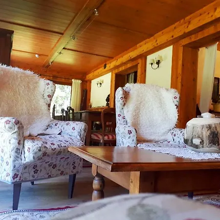 ホテル Le Rocher シャンポルク