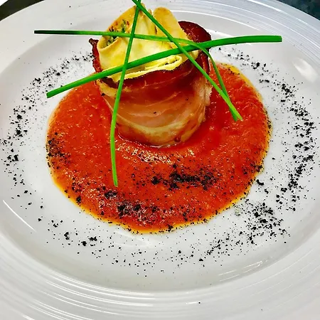 ホテル Le Rocher シャンポルク